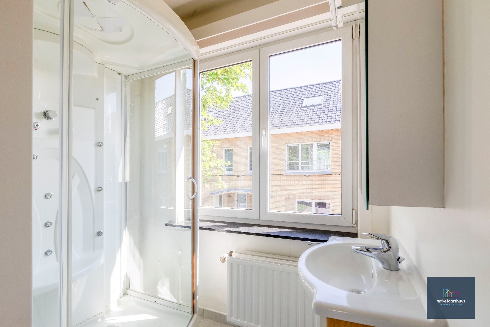 Centraal gelegen halfopen bebouwing met stadskoer 