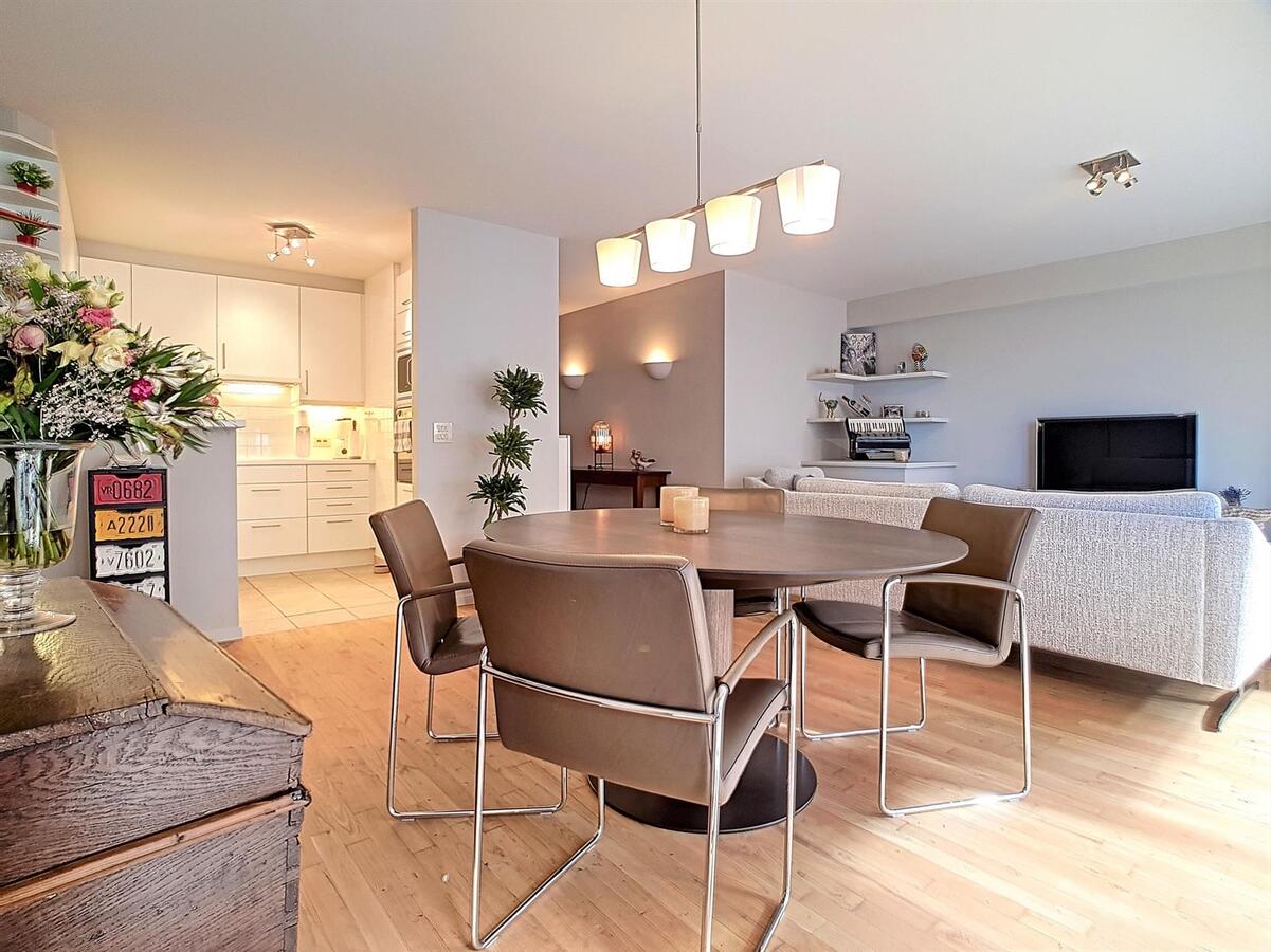 Zeer ruim woonappartement (109 m²) met uitzonderlijk zonneterras - Knokke 