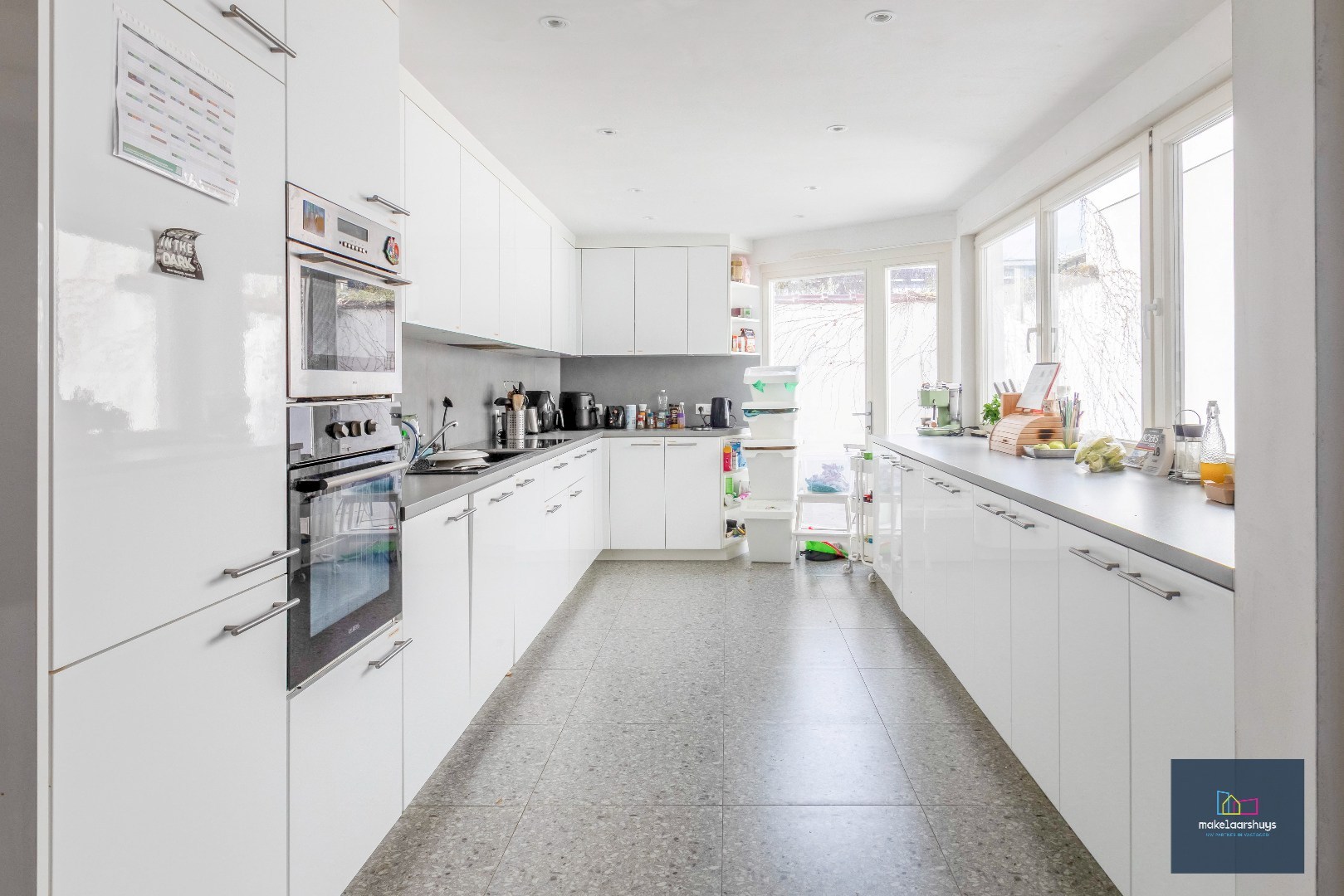 Opbrengsteigendom met 9 kamers - "COHOUSING" 