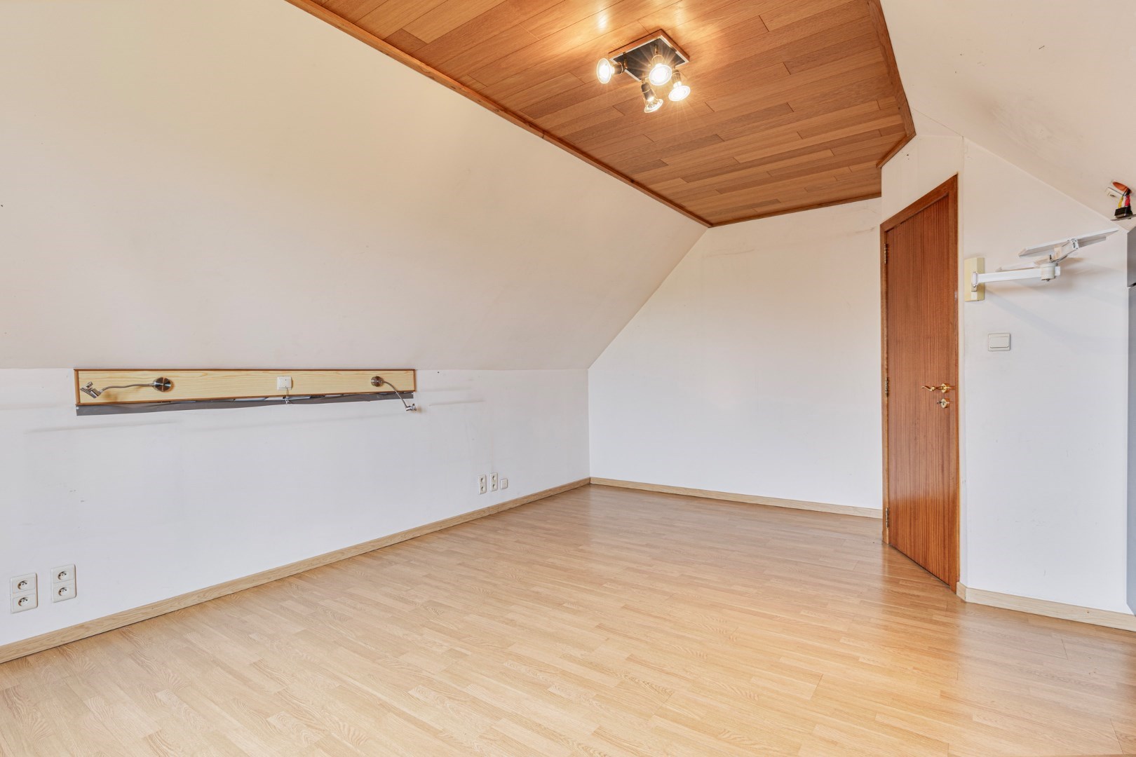 Ruime woning te koop in Afsnee 