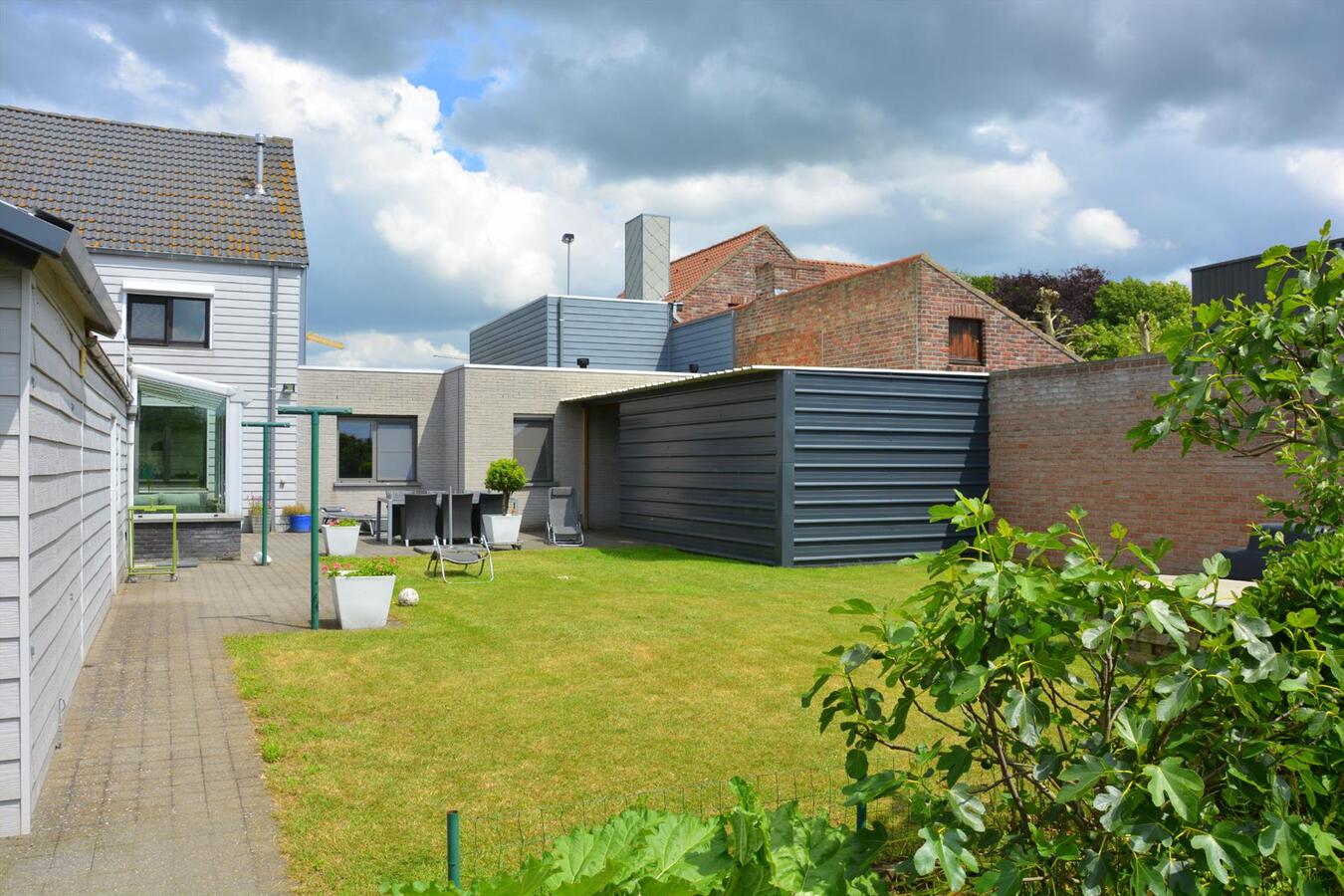 Verrassend ruime woning te Oudenburg 