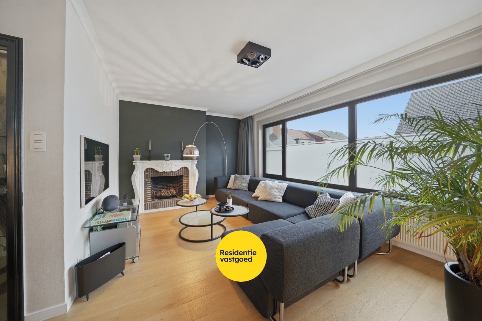 Ruime bel-étage woning met tuin en garage op rustige ligging te Bredene 