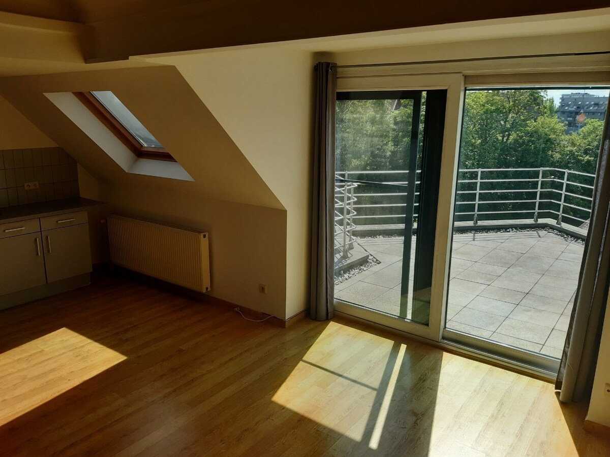 Tof dakappartement met aangenaam zonneterras. 
