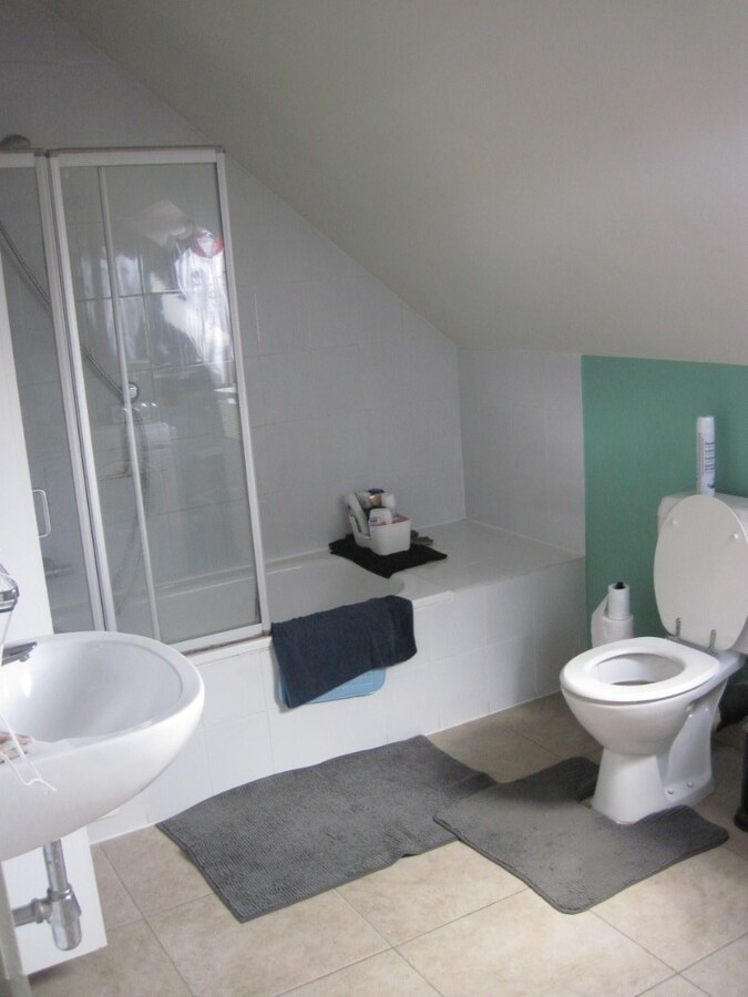 Ruim 1 slpk appartement met garage 