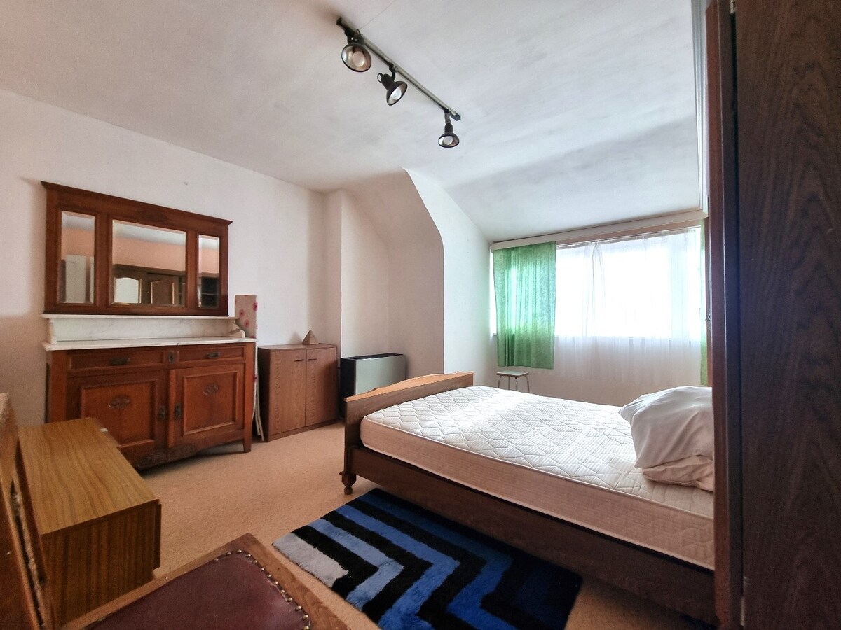 Te renoveren, zeer ruime woning te Zeebrugge 