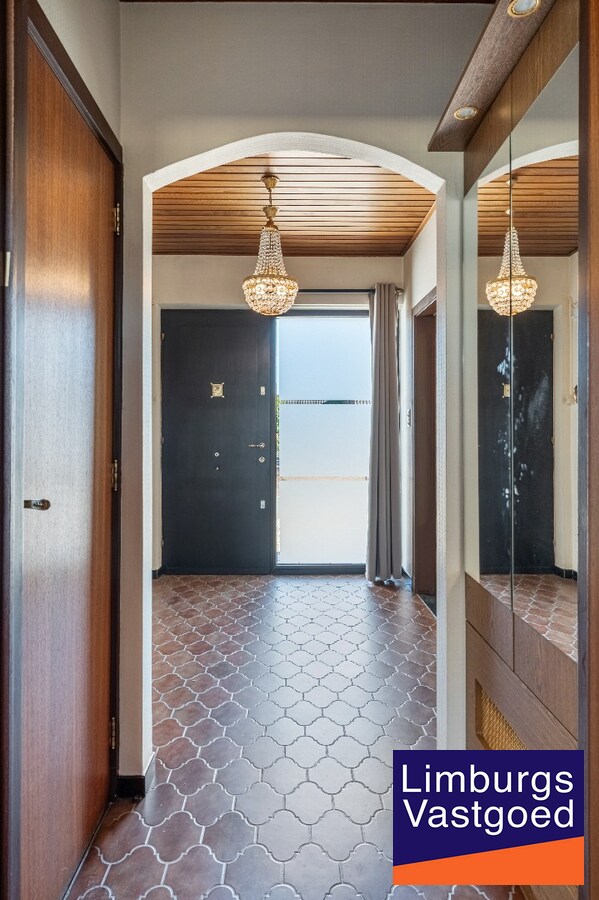 Vrijstaande woning met garage op gegeerde locatie te Kermt, 6a87ca 