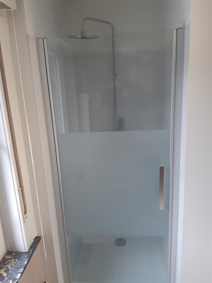 Gerenoveerde woning met weide en loods. 