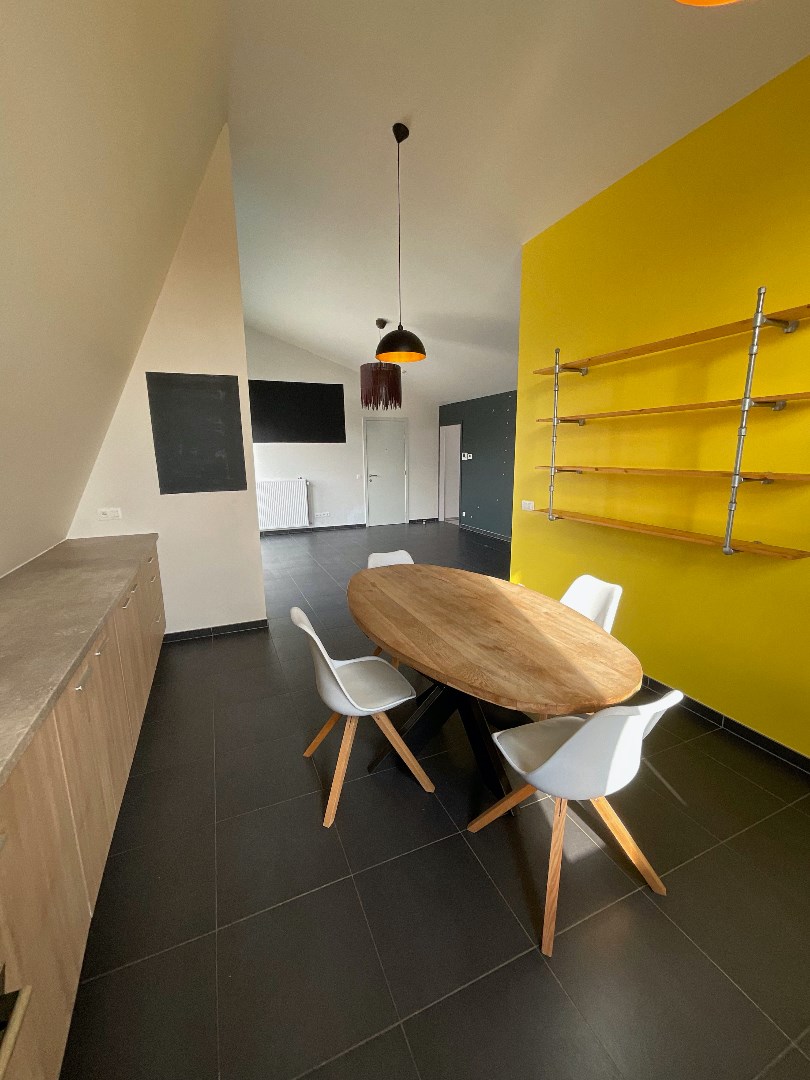 Tweeslaapkamerappartement met terras en autostaanplaats 