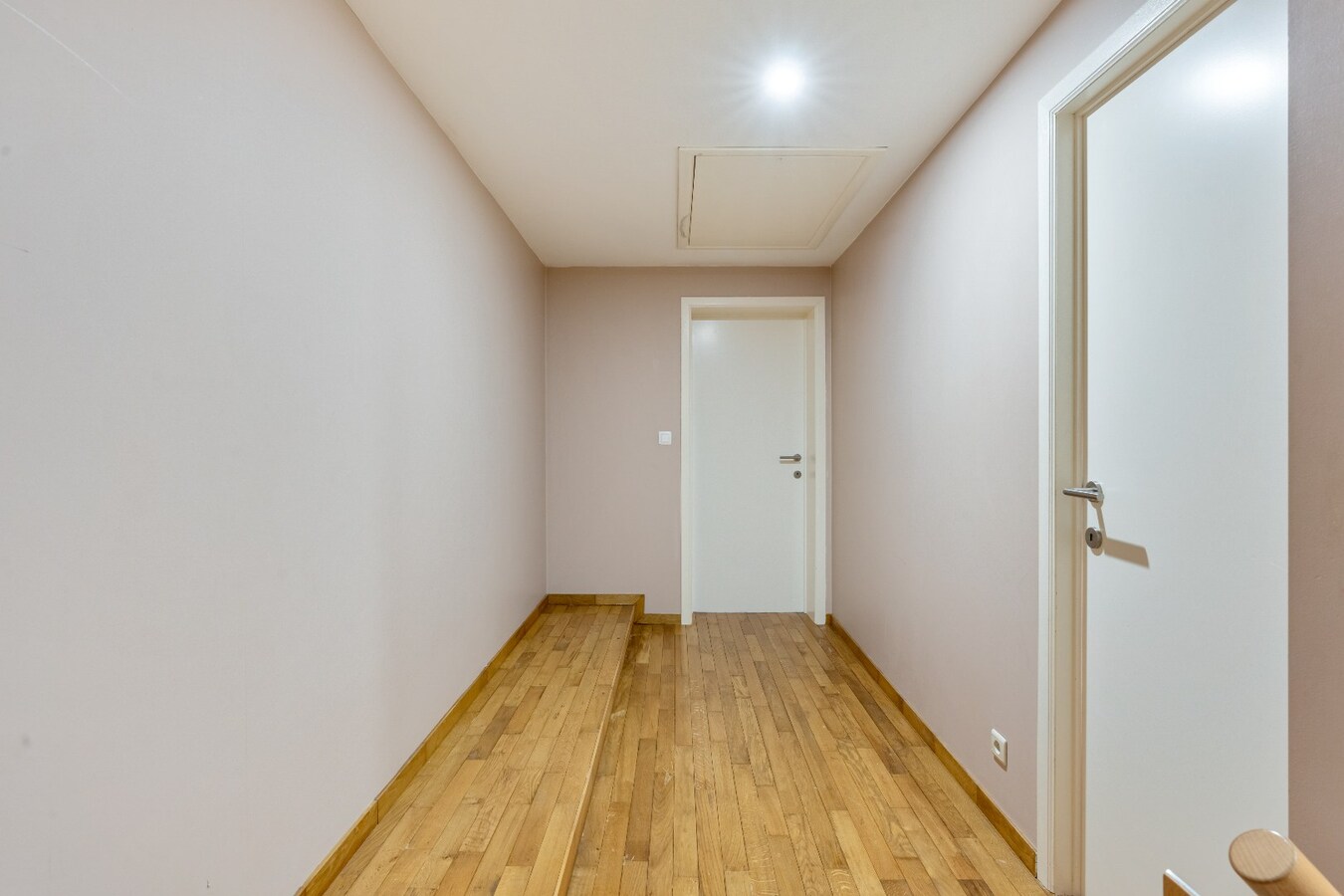 Verrassend ruim triplexappartement - B-label - 4 slpk  en aagename buitenbeleving. 