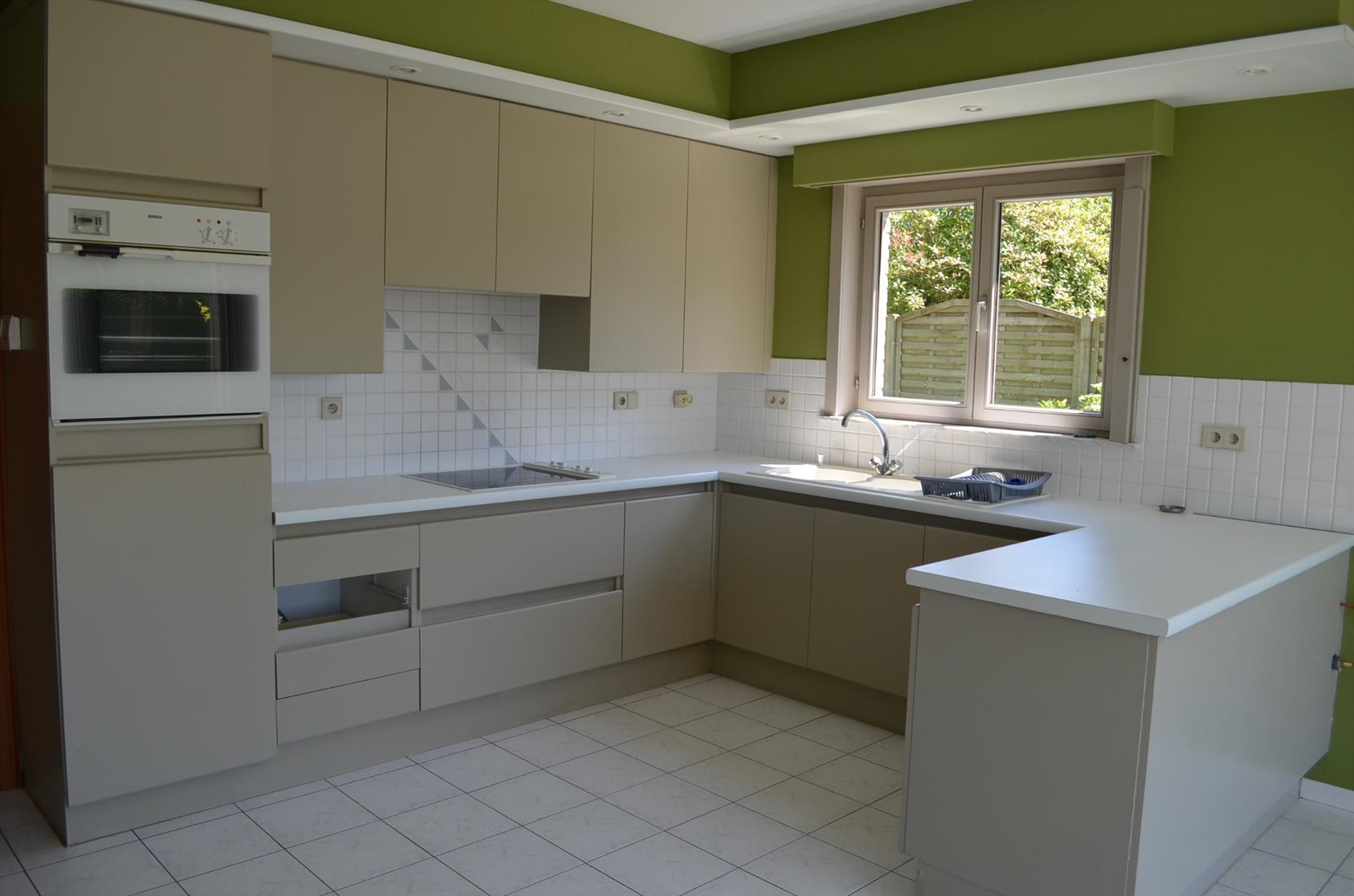 Open bebouwing op 630 m² met 3 slpks, carport en tuin te Maldegem 