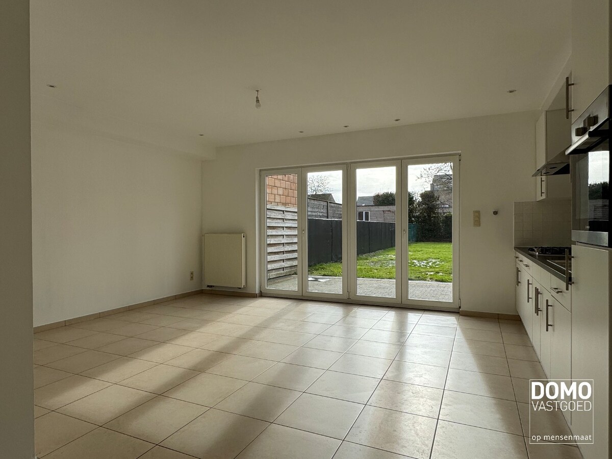 Ruime woning met tuin, garage en 3 slaapkamers vlakbij centrum Hasselt 