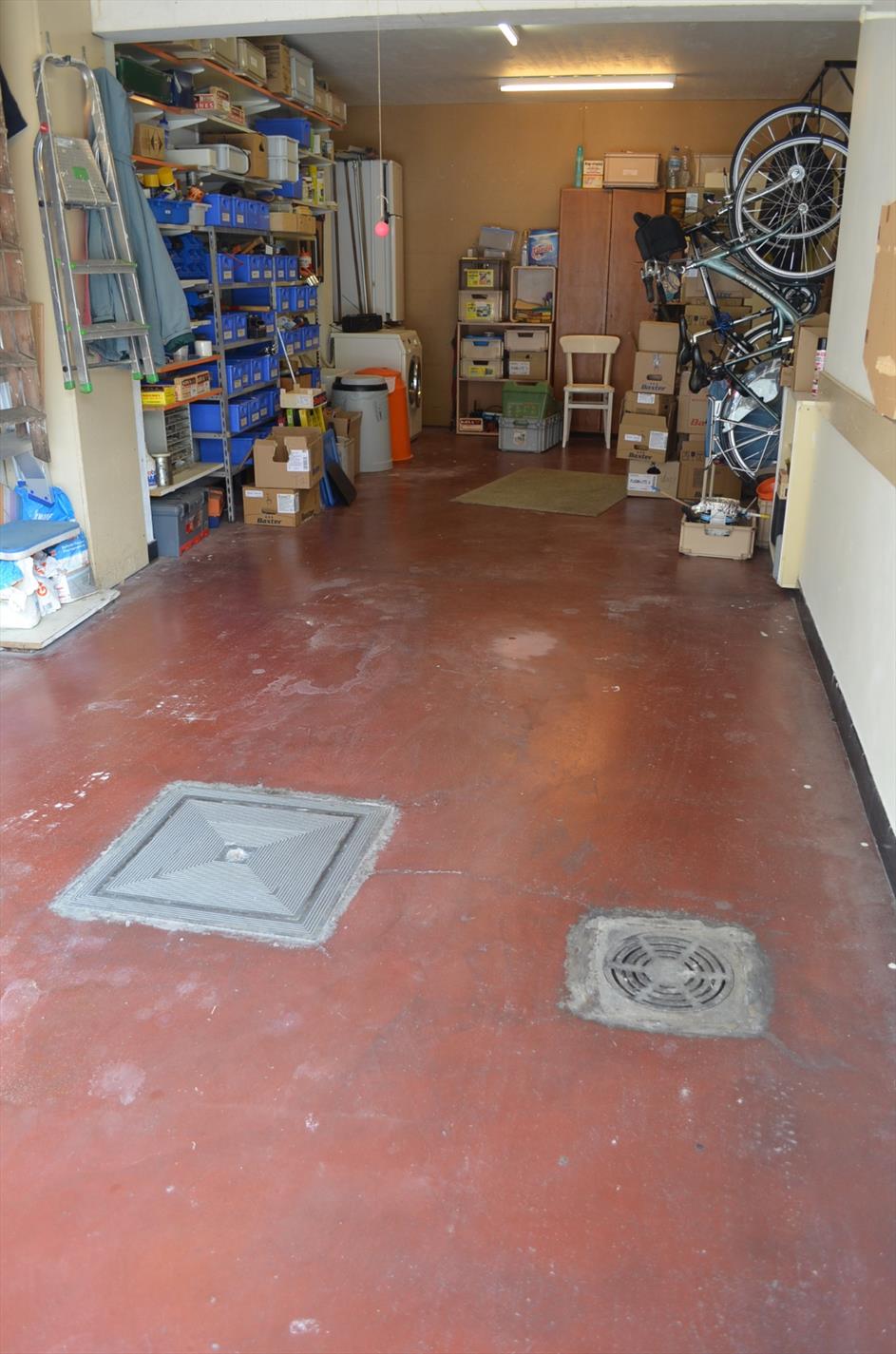 Ruime stijlvolle bel-etage met praktijkruimte, 5 slaapkamers en tuin te centrum Eeklo 