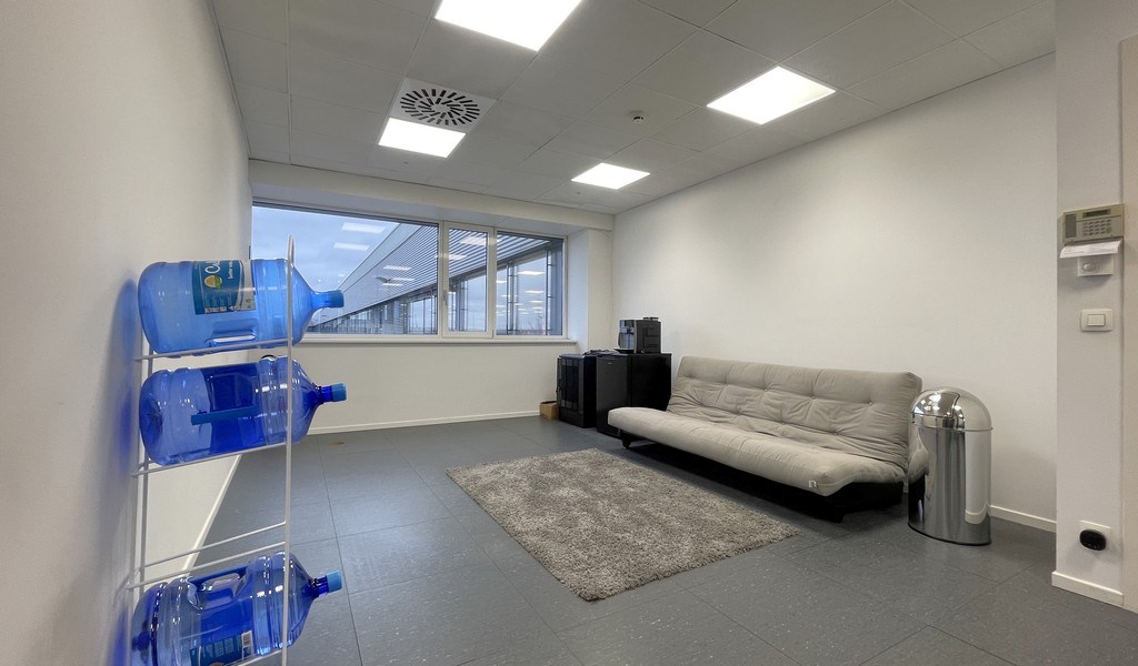 Instapklare kantoren te huur vlakbij de haven van Antwerpen