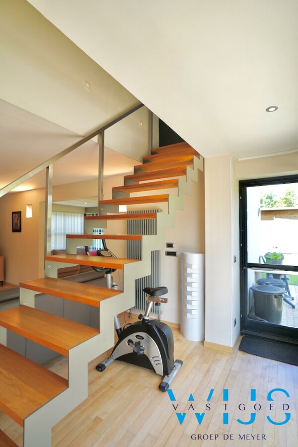 Unieke architecturale woning met heerlijke tuin in Watervliet 