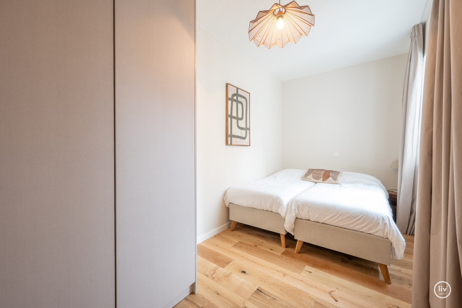 Nieuwbouw appartement met 3 slaapkamers gelegen in de Lippenslaan, het appartement is compleet gemeubeld. 