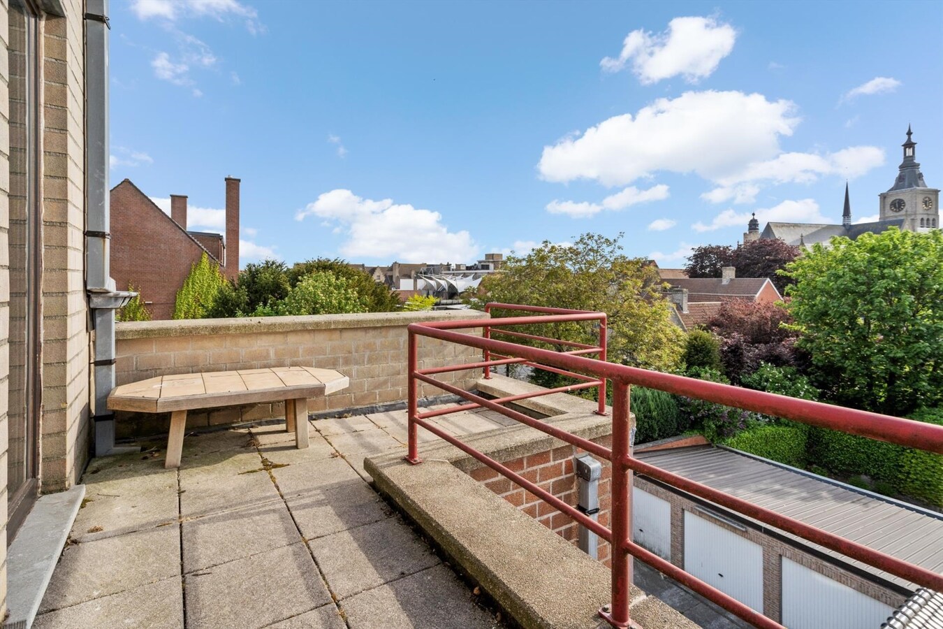 Uitstekend gelegen appartement met 2 slaapkamers 