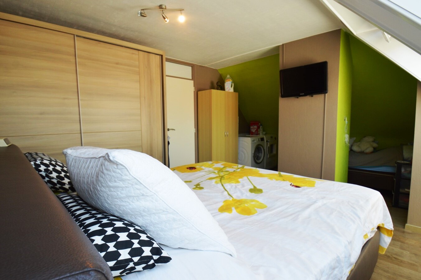 Dakappartement in hartje centrum - Heist 