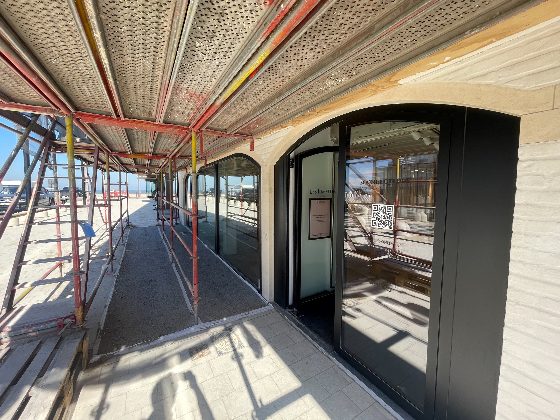 Local commercial exclusif à louer - emplacement de choix sur la Place m’as-tu-vu, à Knokke. POP-UP possible ! 