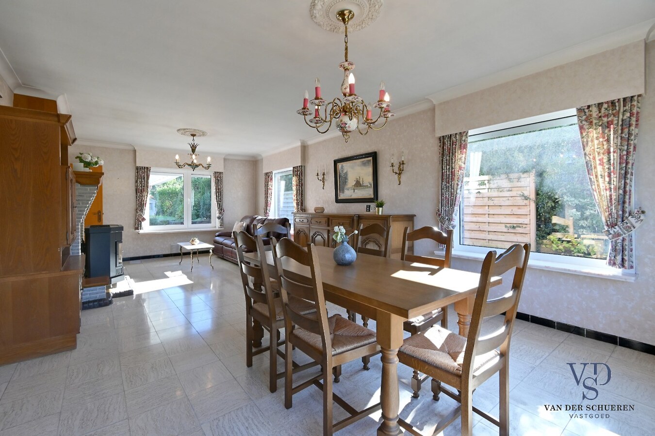 Degelijke Half Open Bebouwing 