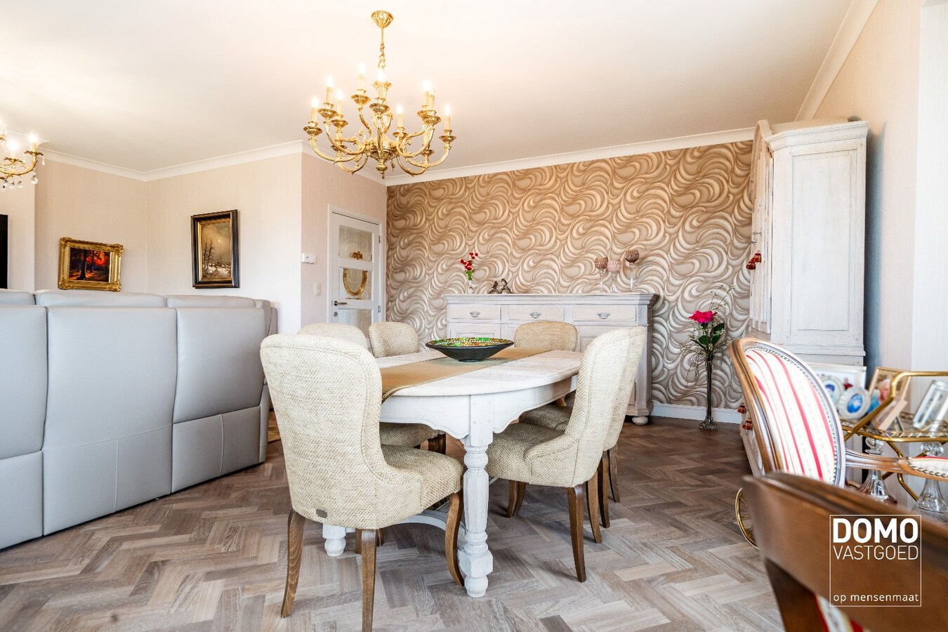 Stijlvol wonen in hartje Hasselt met een uniek uitzicht over het Kolonel Dusartplein 