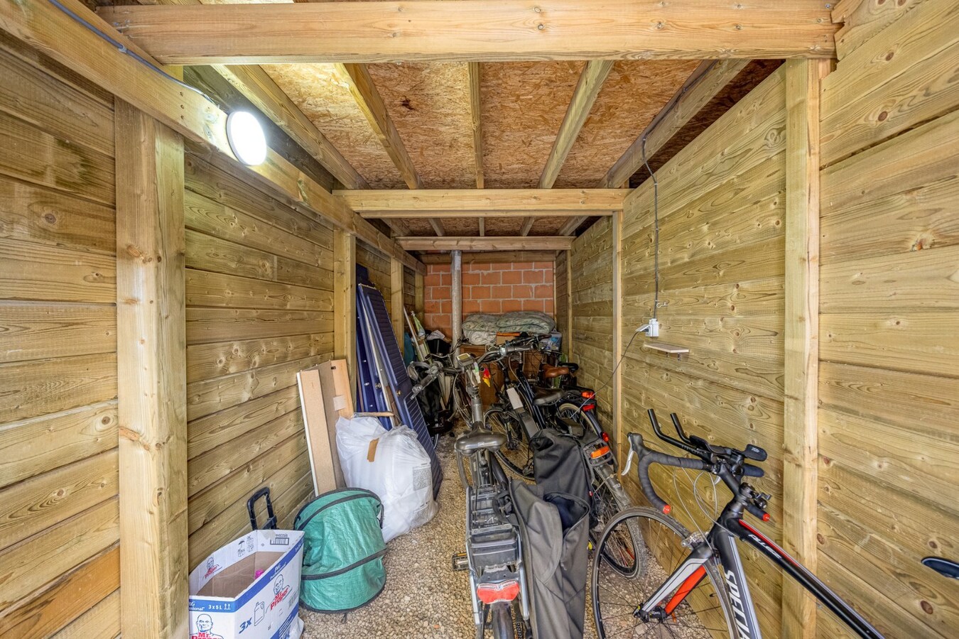 Prachtig, energiezuinig dak appartement met 3 slaapkamers, terras en carport 