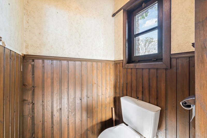 Te renoveren vrijstaande woning met prachtig uitzicht in natuurgebied 