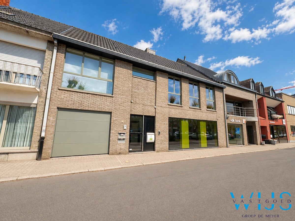 Instapklaar en verrassend ruim appartement op toplocatie in het centrum van Ertvelde! 