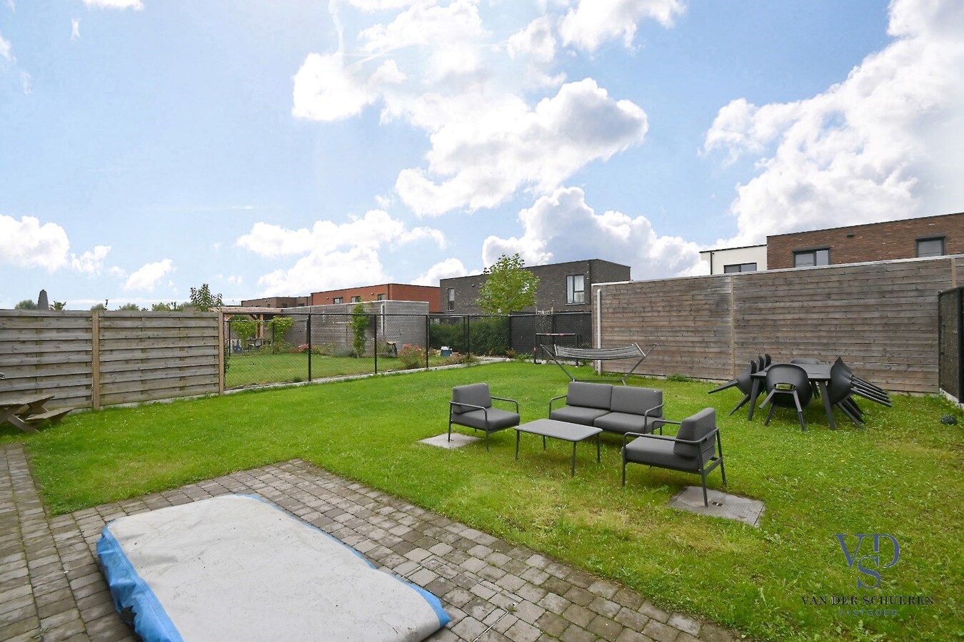 Unieke woning mét tuin in Eke. 