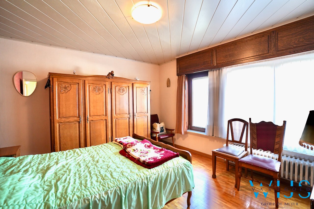 Stevige gezinswoning met bijgebouw te Ertvelde ! 