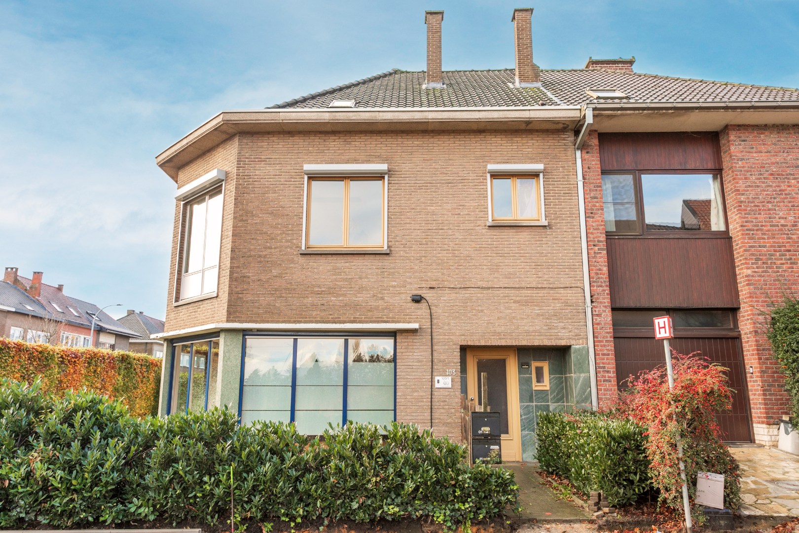 App 200m² met 3 slpks, terras en autostaanplaats te Halle 