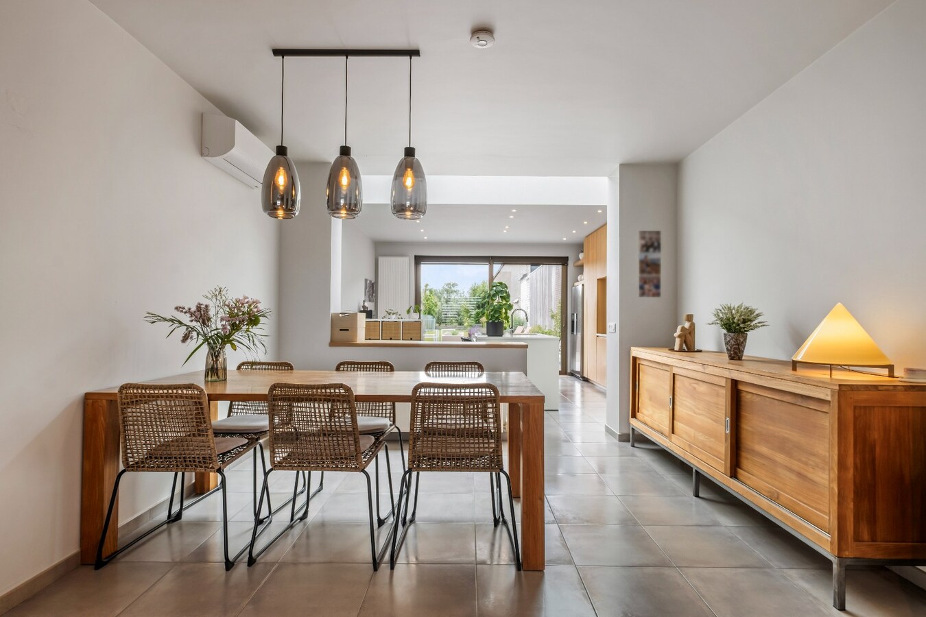 Fantastische instapklare woning met grote tuin te Heule ! 