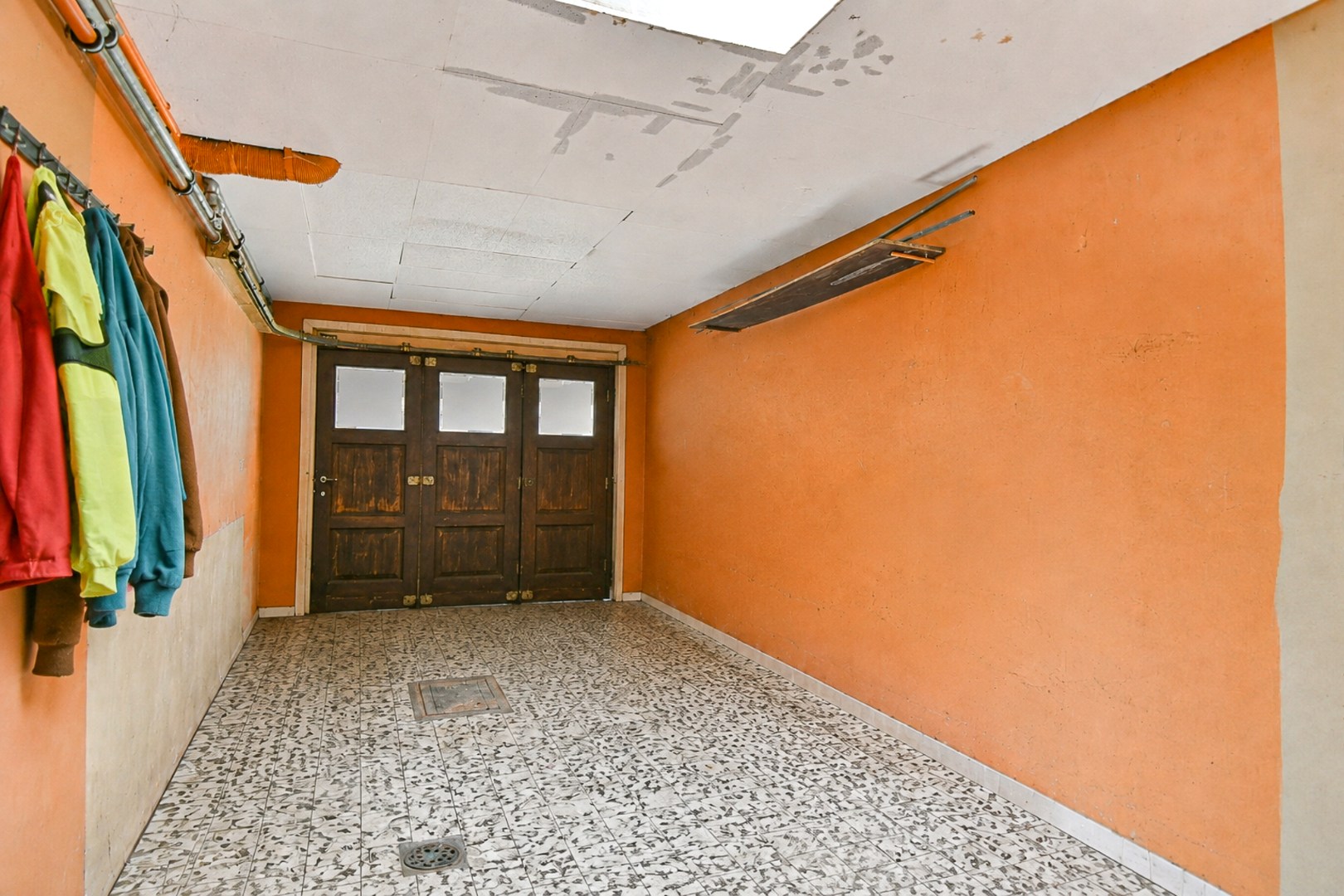 Woning met drie slaapkamers, garage en zonnige tuin 