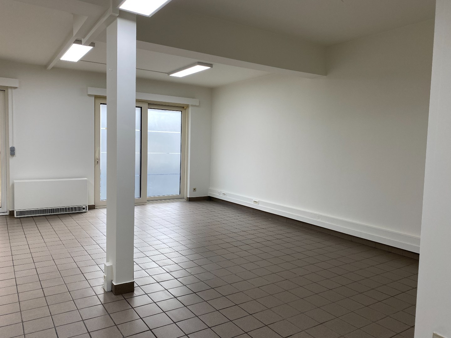 Commercieel handelspand op de Grote Steenweg te Olsene 