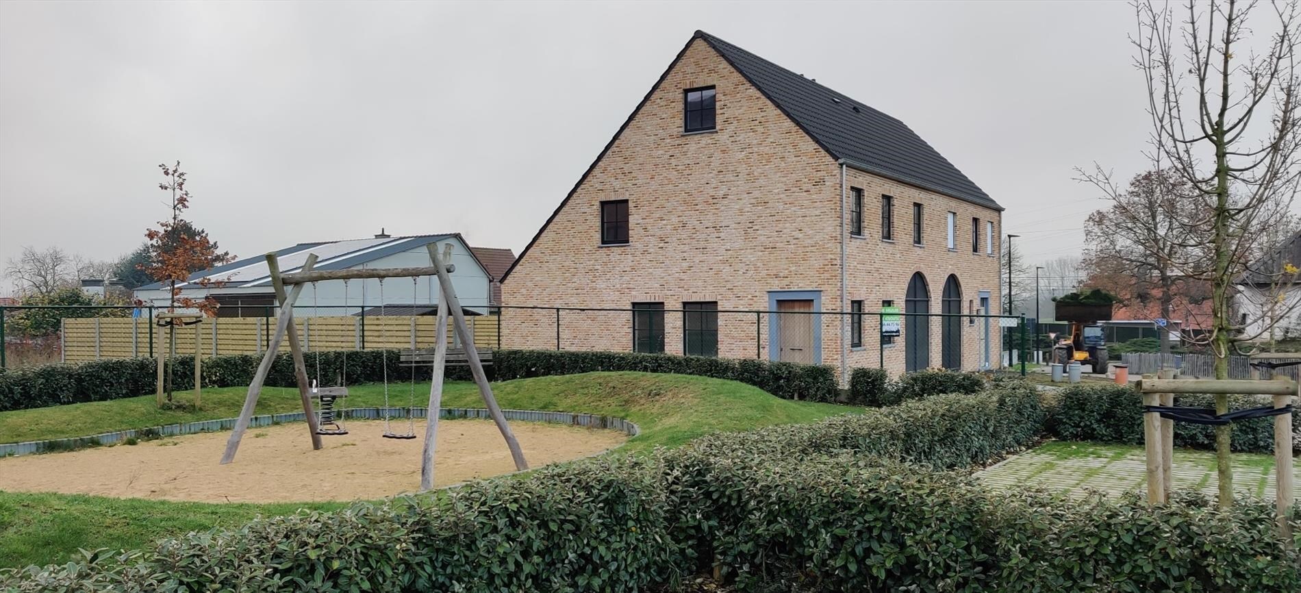 Nieuwbouwwoning met 4 slaapkamers en tuin 