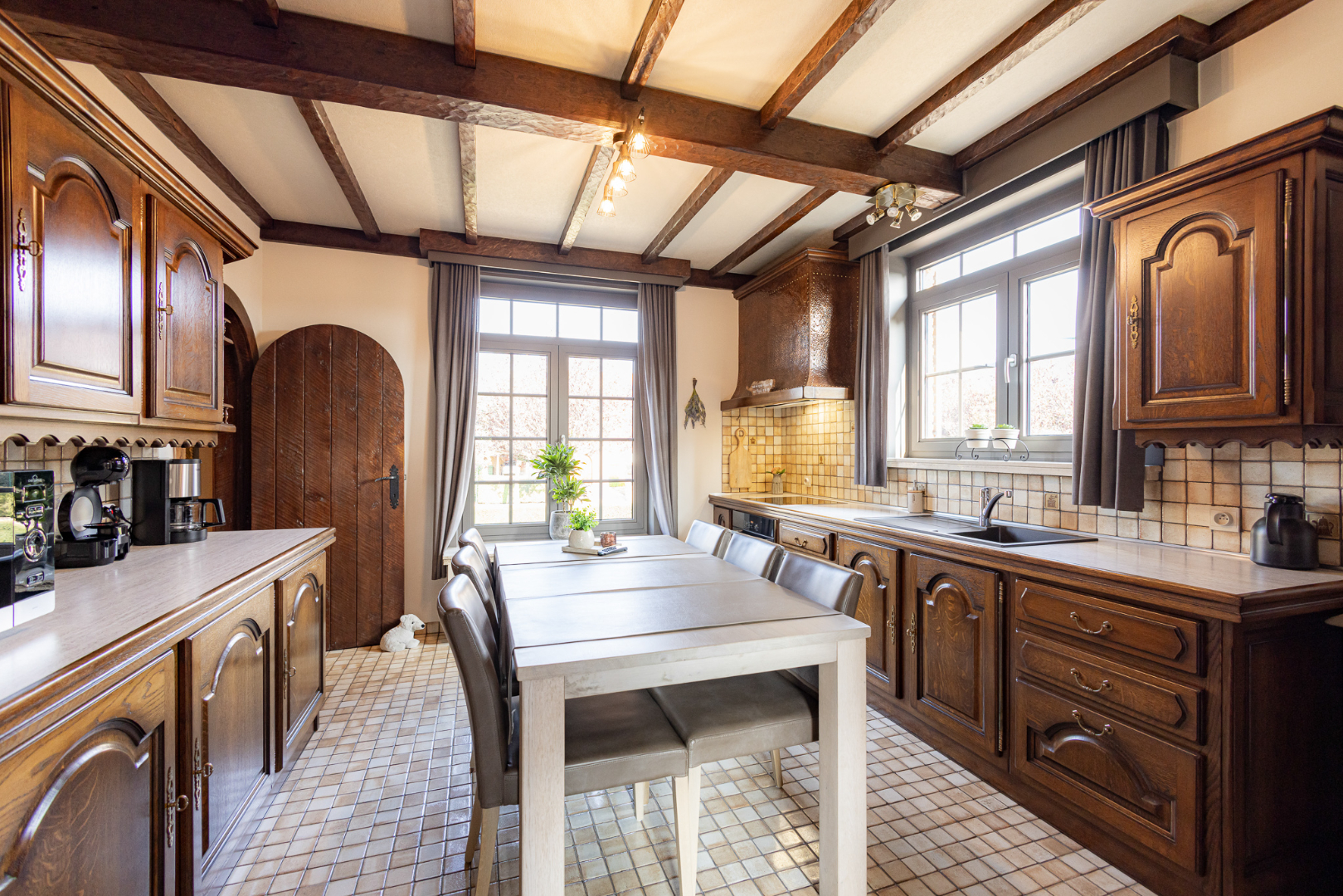 Ruime energiezuinige instapklare villa te Eeklo 