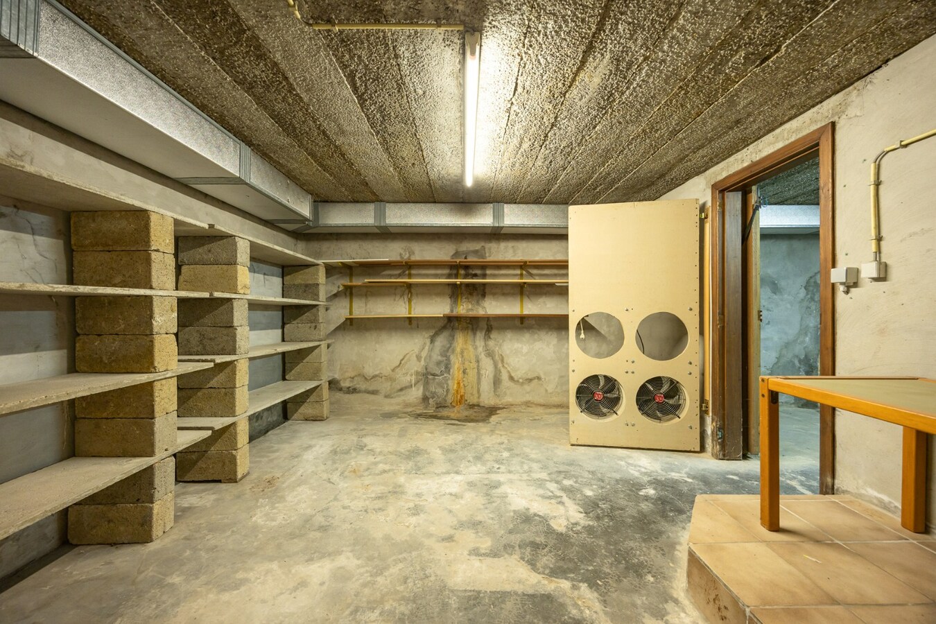 Ruime woning met praktijkmogelijkheden in het hart van Zoersel 