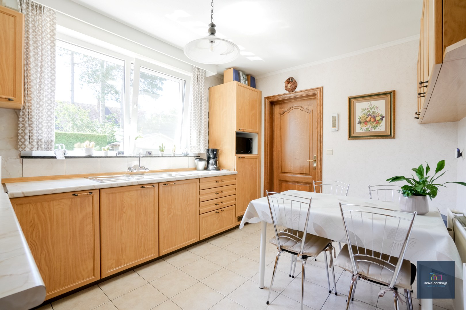 Charmante villa in Franse stijl nabij het centrum van Wondelgem 