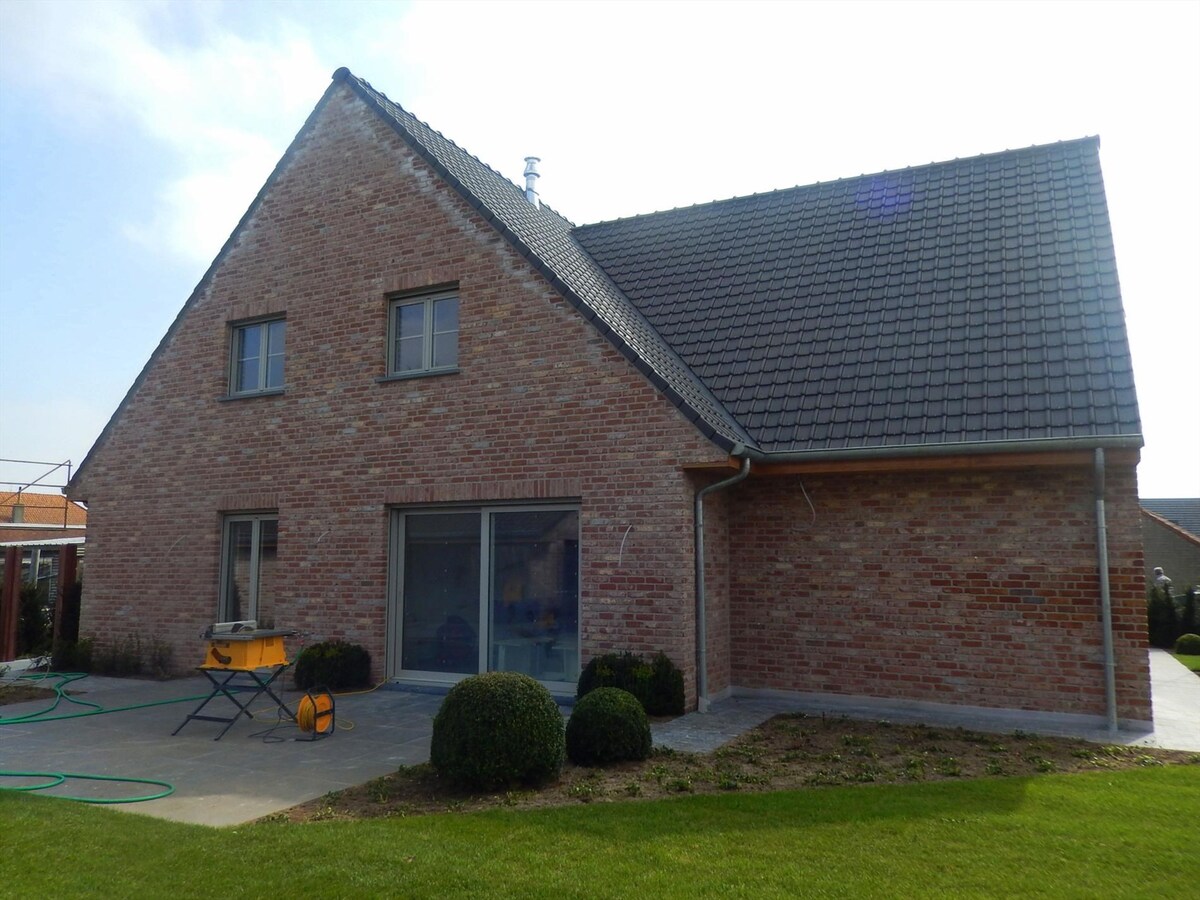 Uniek moderne nieuwbouwvilla met 4 slaapkamers 