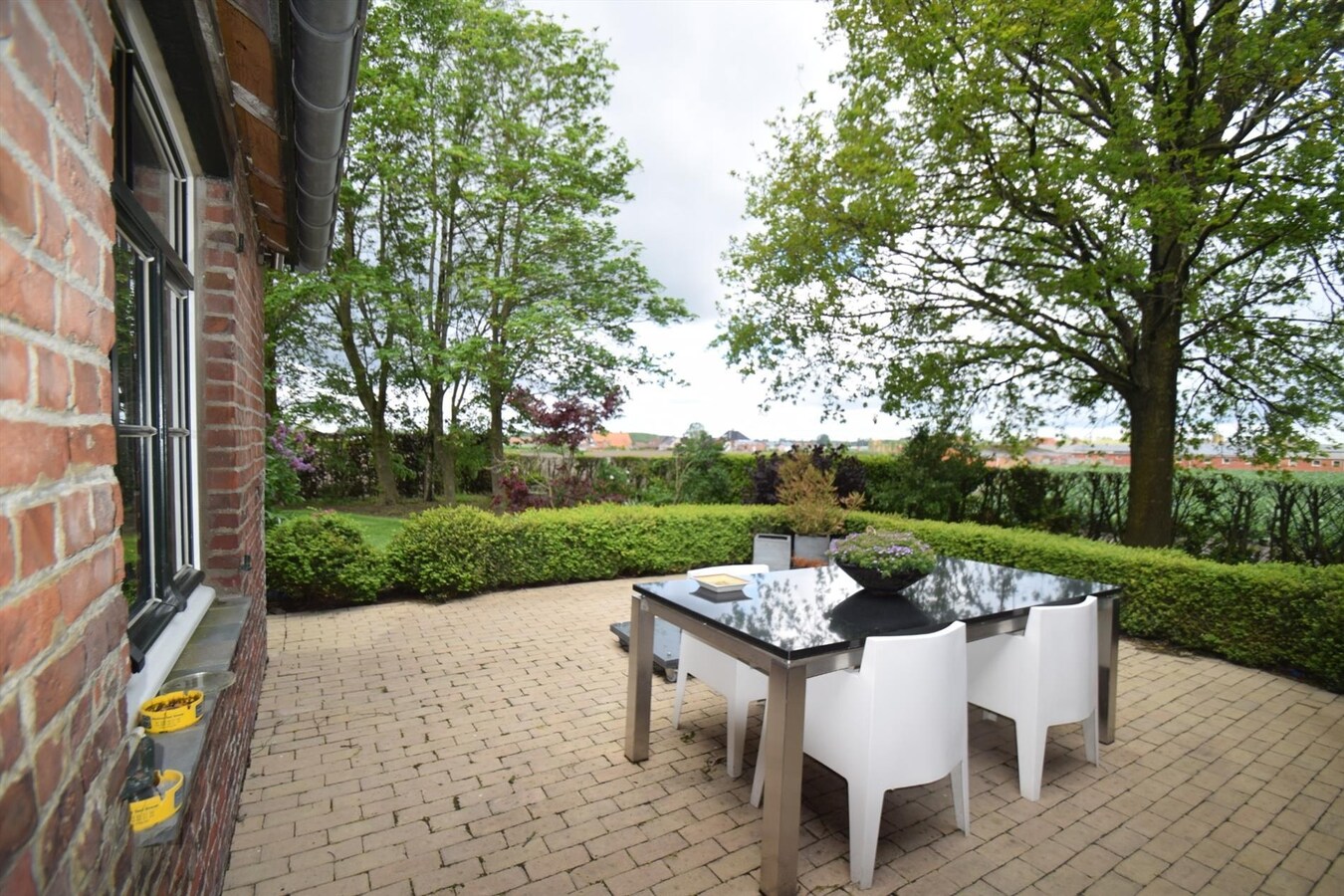 Authentieke hoeve op 3886 m² grond, landelijk gelegen met prachtige tuin. PAS VRIJ VANAF 15 JAN. 2026!! 