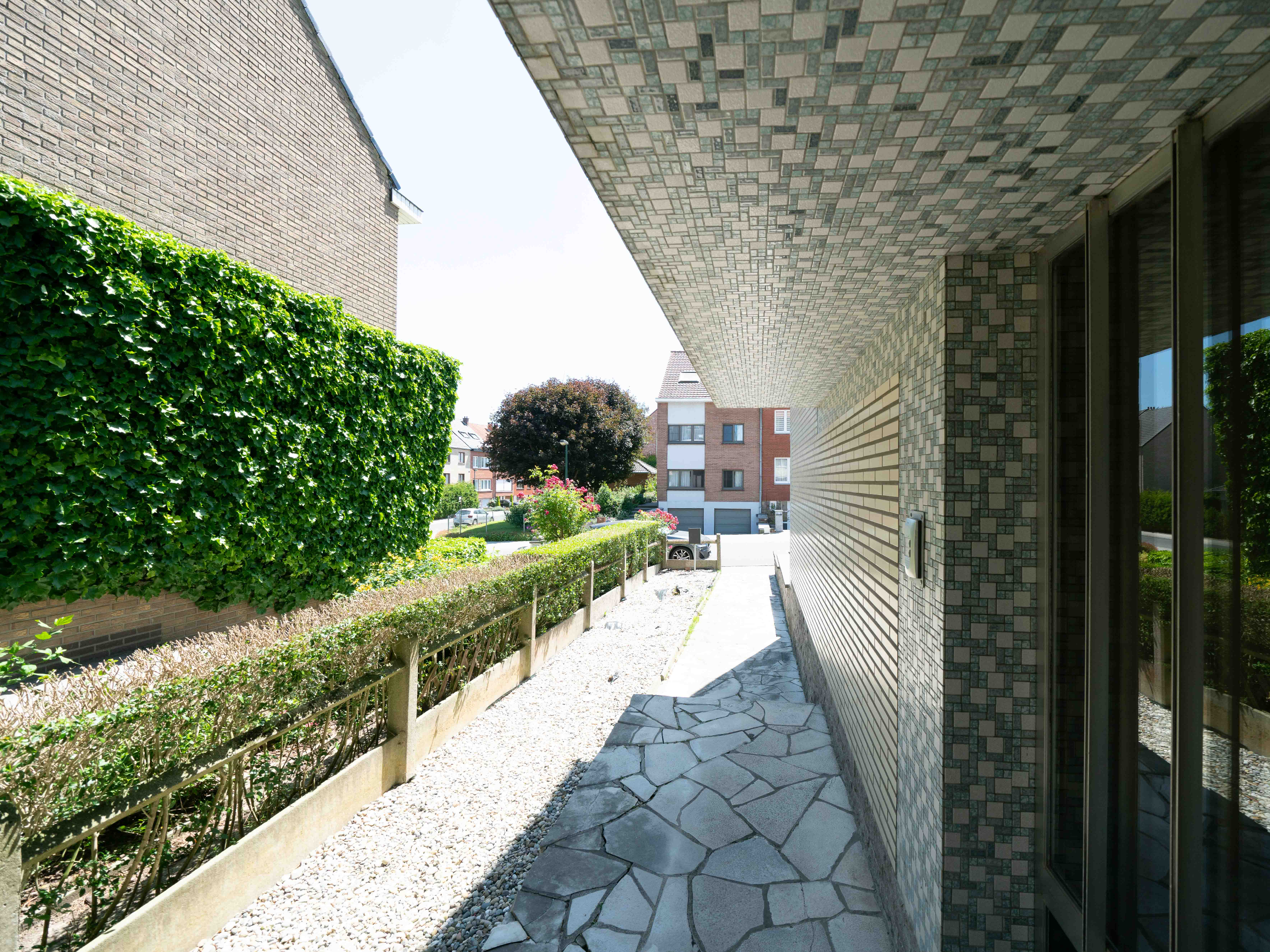 Maison (kangourou) très spacieuse avec jardin et double garage 