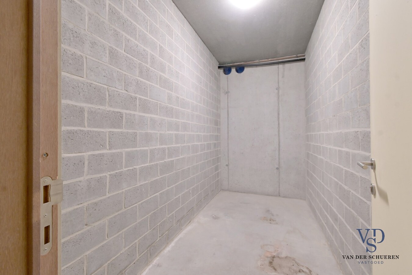 Lichtrijk appartement mét ondergrondse garage en berging. 