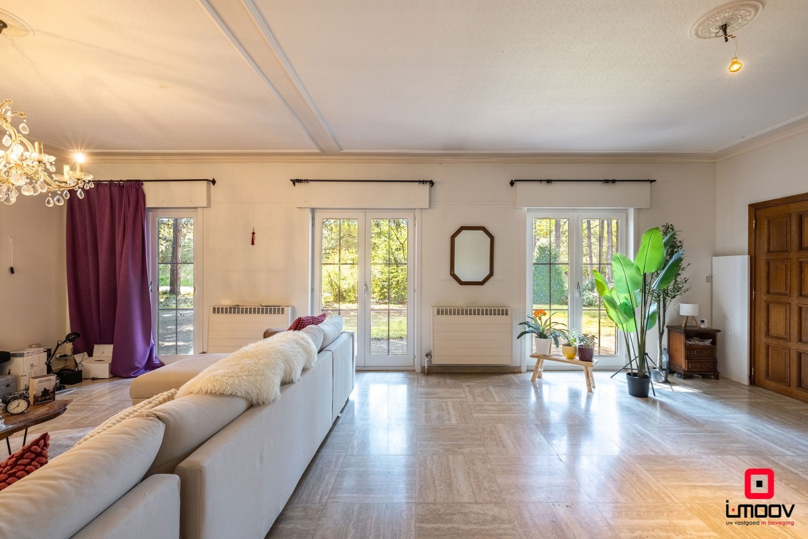 Karaktervolle villa met royale volumes op perceel van 1100m2 nabij de E40 