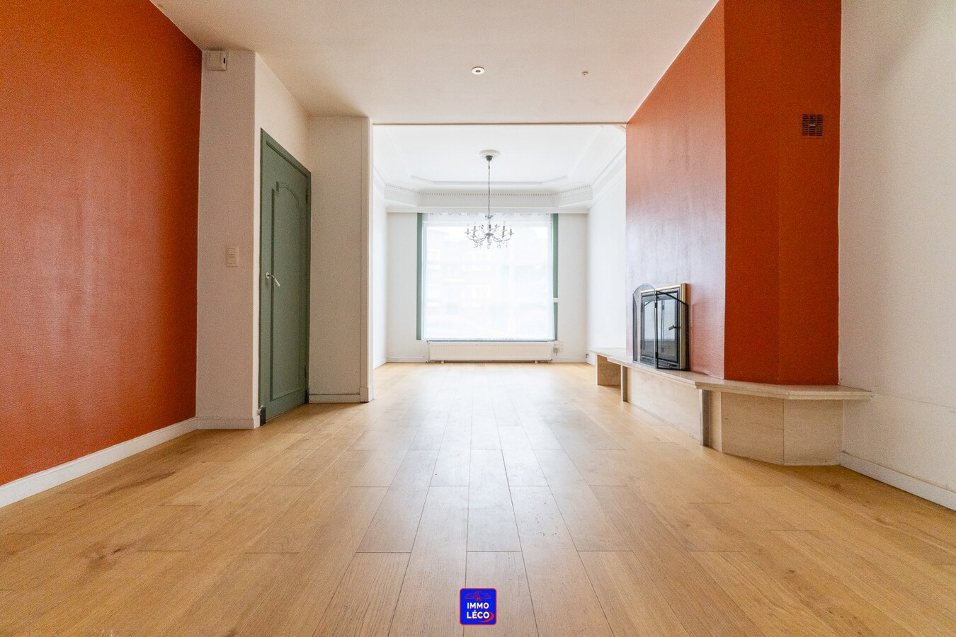 3 façades avec jardin et garage située à "La Coquinie". 