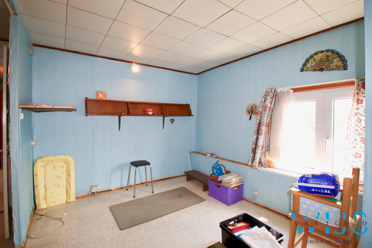 Te renoveren woonhuis op een zeer rustige ligging te Zelzate ! 