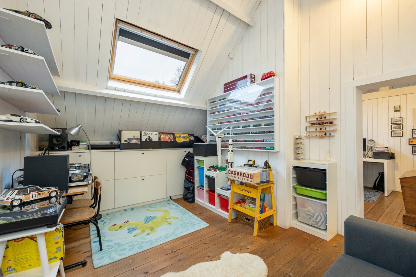 Charmante en ruime woning met zwembad en bijgebouw op toplocatie 