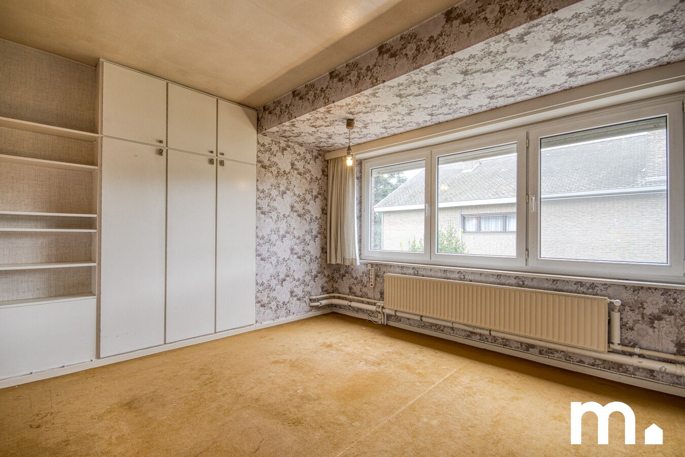 Alleenstaande villa met 4 slaapkamers en zonnige tuin te Harelbeke op 1005 m² 