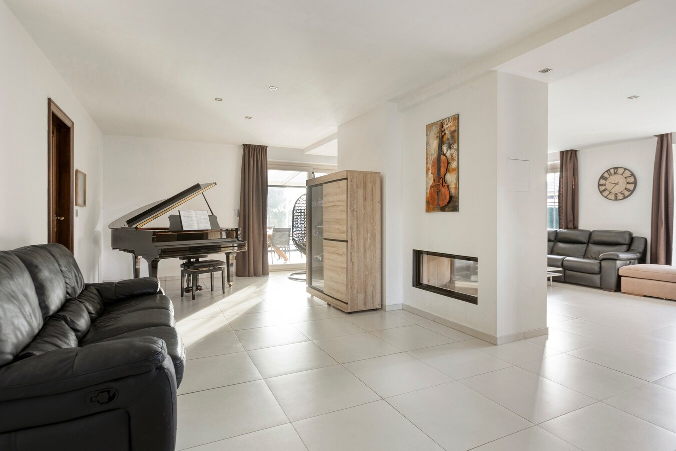 Instapklare villa met zwembad. Landelijke ligging in Leut (Maasmechelen). 