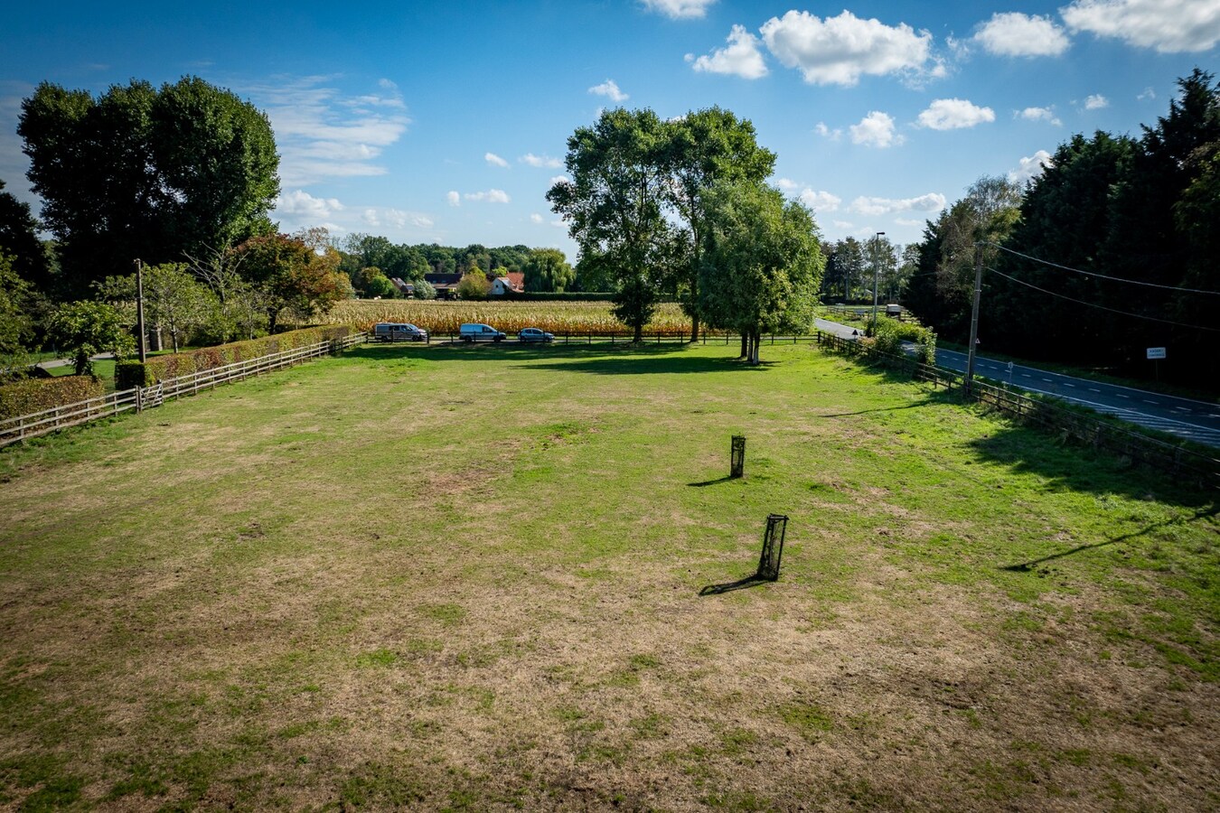 Renovated farmhouse with pasture on approximately 2 hectares in Veldegem. 