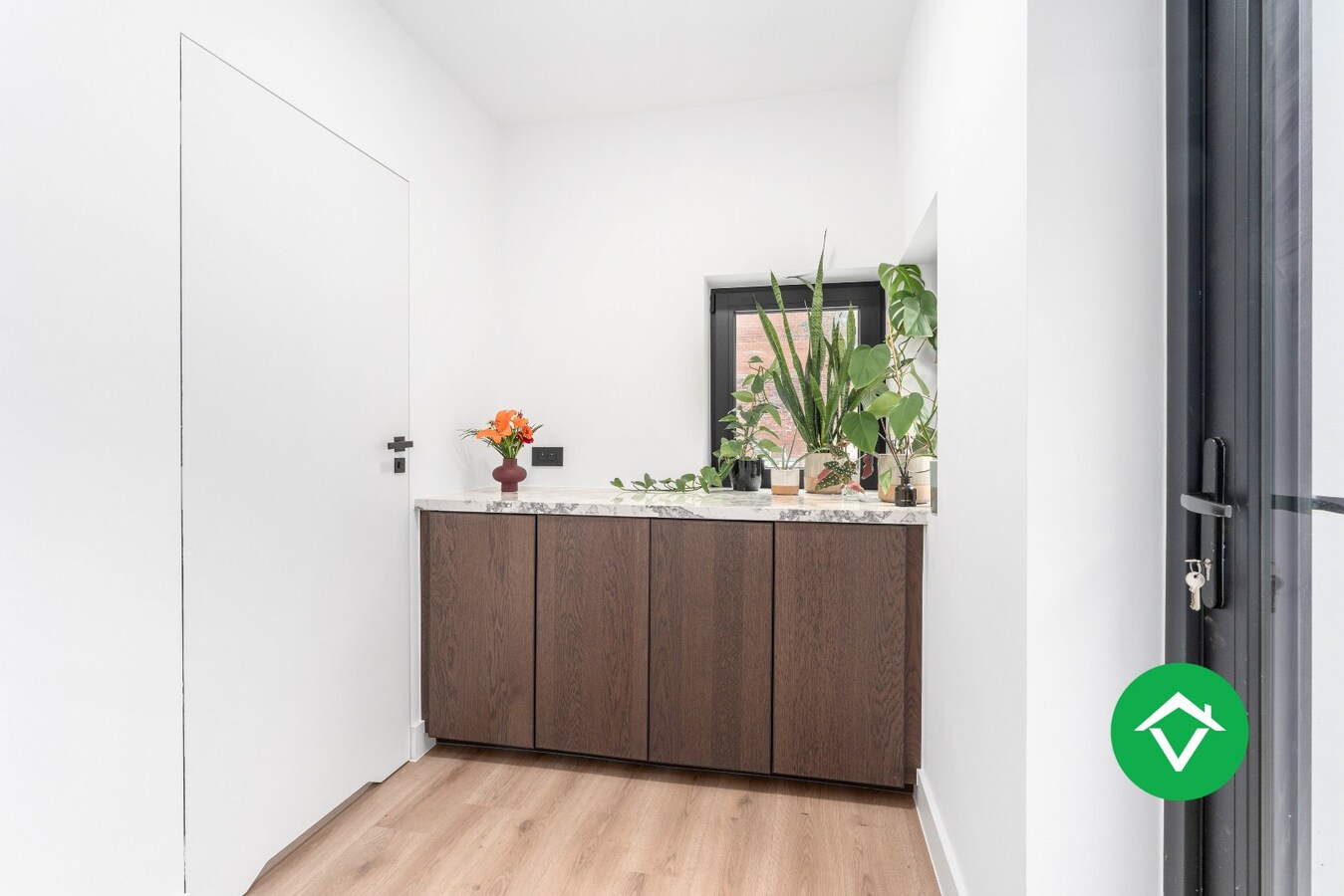 Hoog gerenoveerde woning met tuin en 4 slaapkamers te Roeselare 