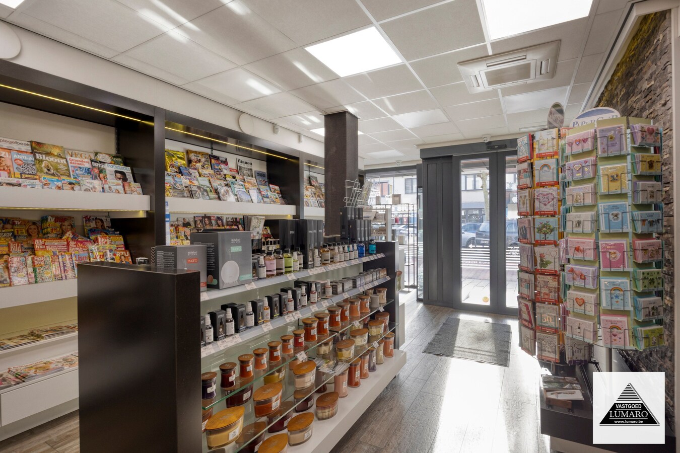 Handelspand in commercieel centrum – overname kranten- en tabakszaak - sigaren 